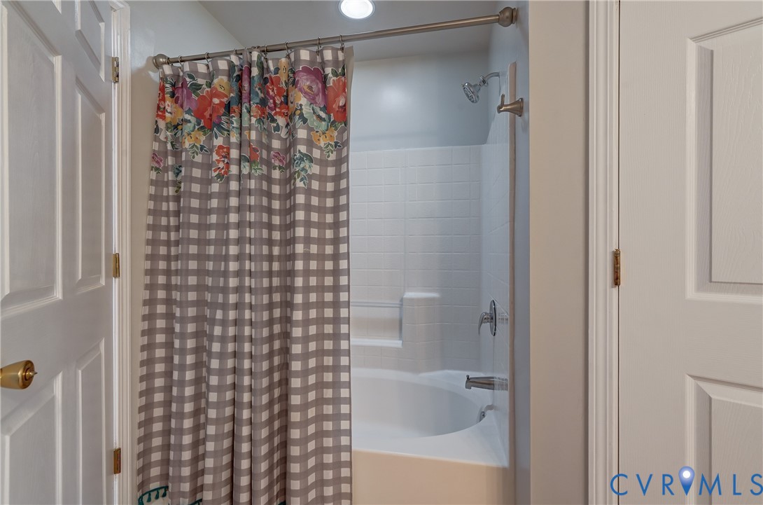 734 Bristol Village Dr Unit#305