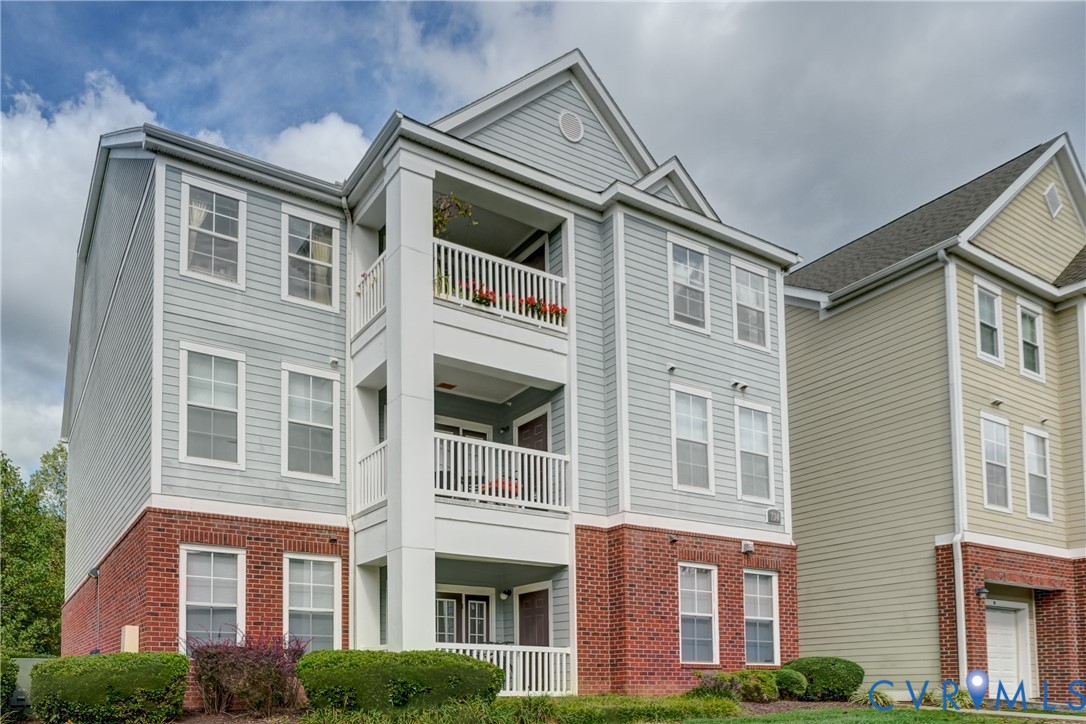 734 Bristol Village Dr Unit#305