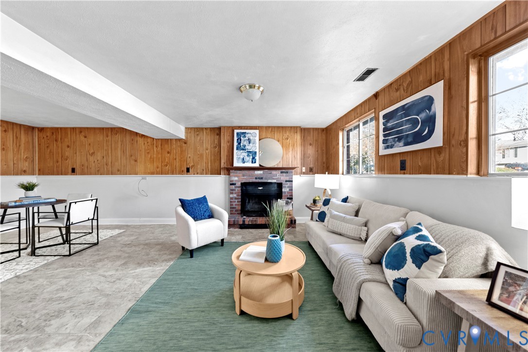 1730 Mountain Pine Blvd