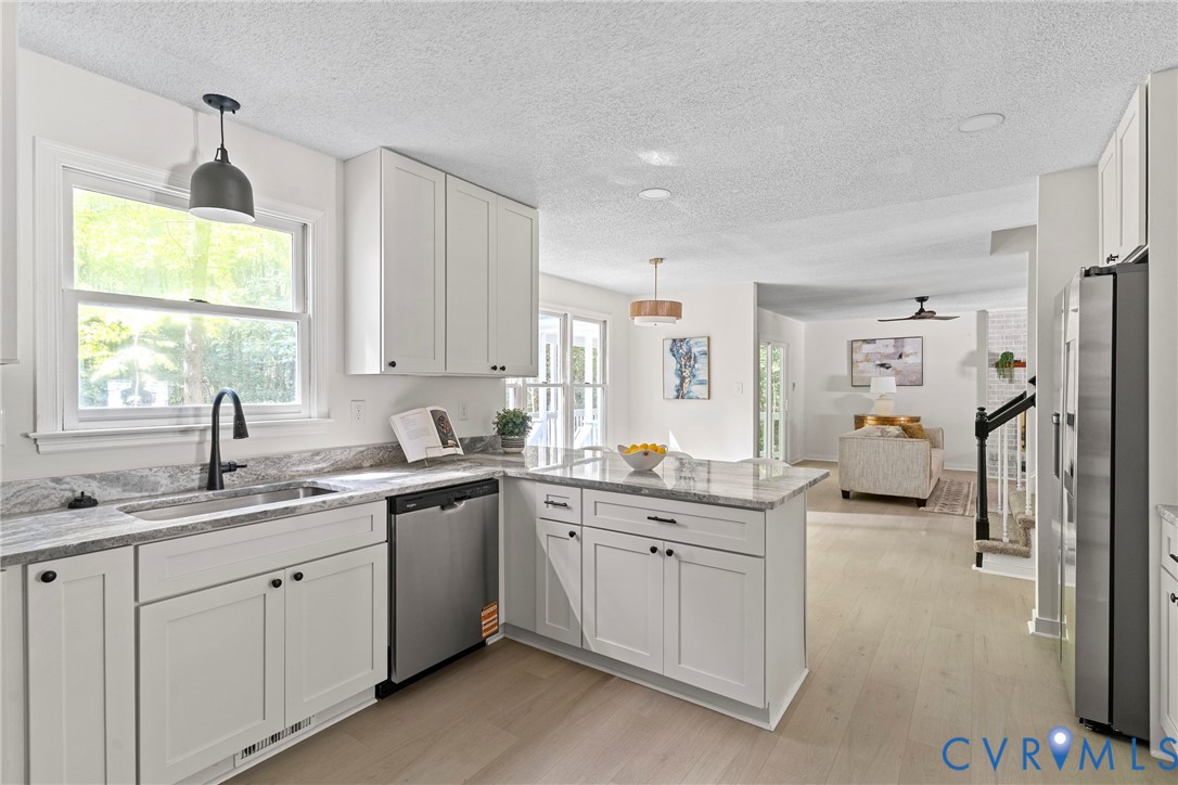 15223 Providence Woods Ln