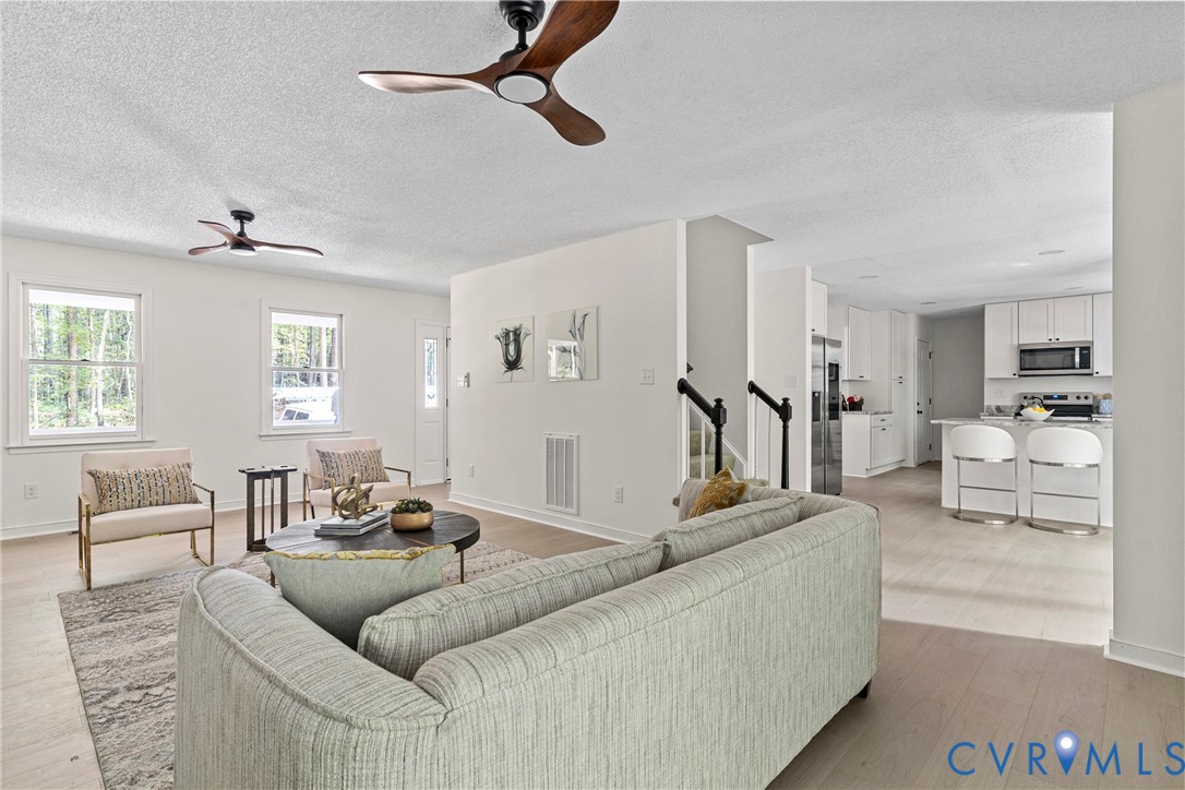 15223 Providence Woods Ln