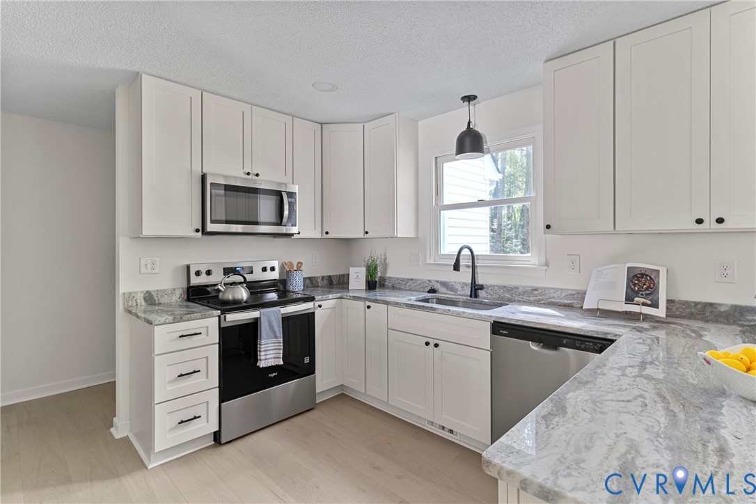 15223 Providence Woods Ln