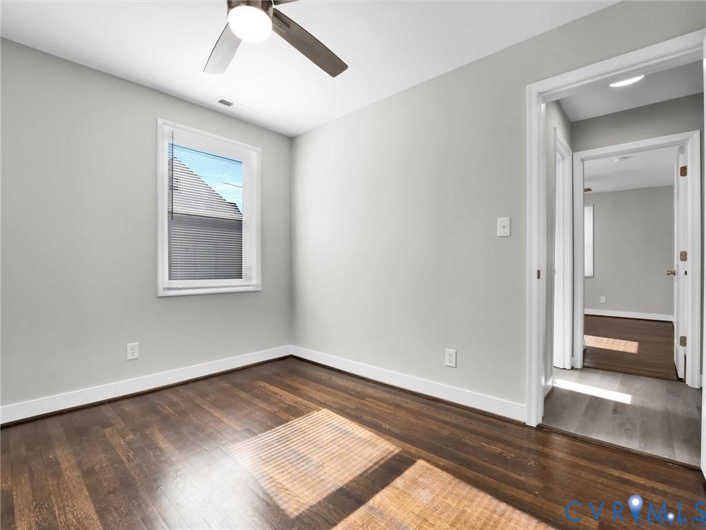 1 E 35th St