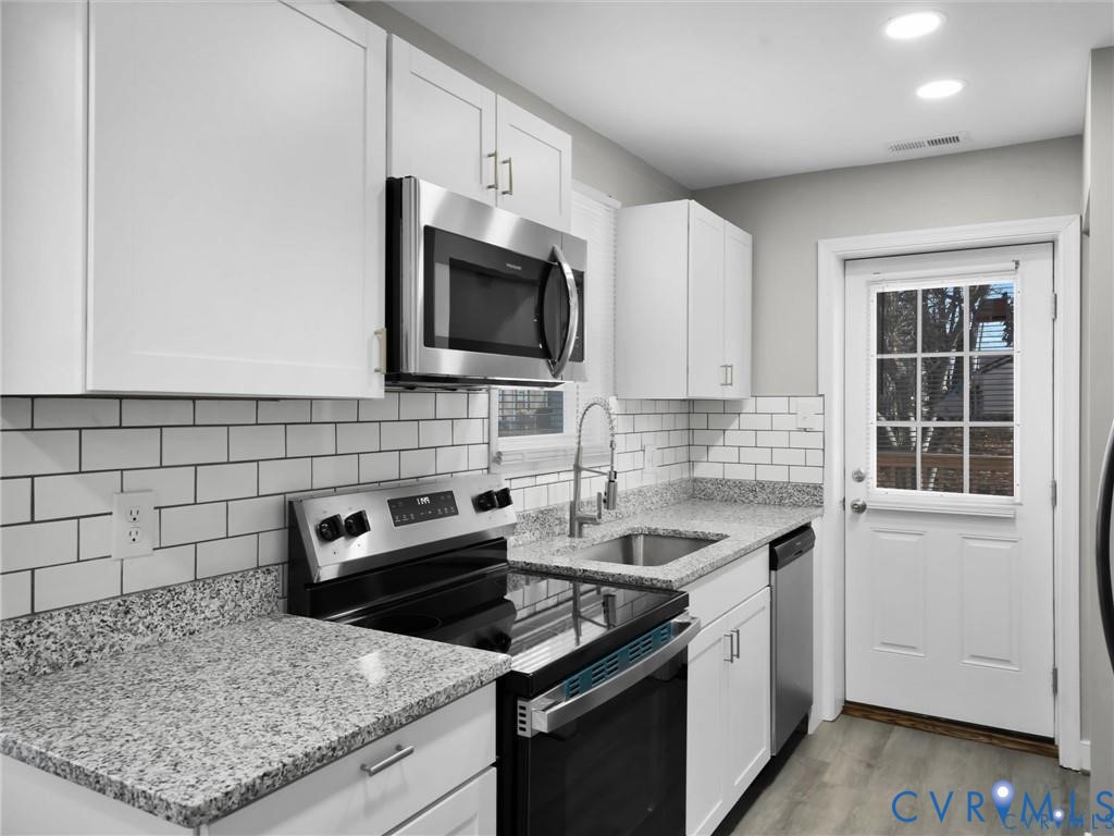 1 E 35th St