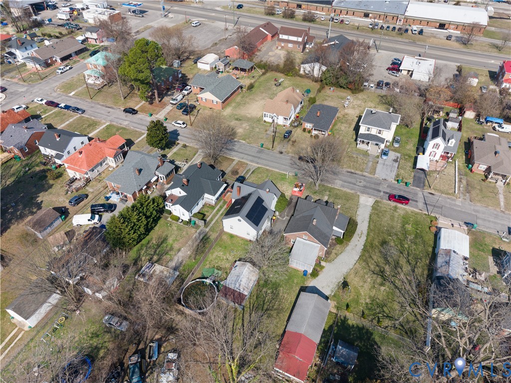1720 Lamar Ave