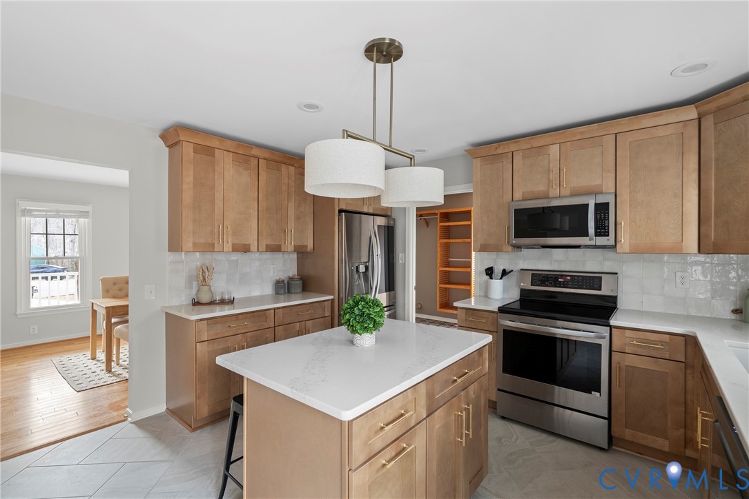 7301 Native Dancer Dr