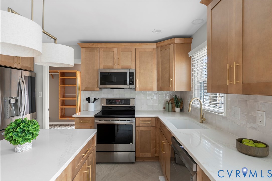 7301 Native Dancer Dr