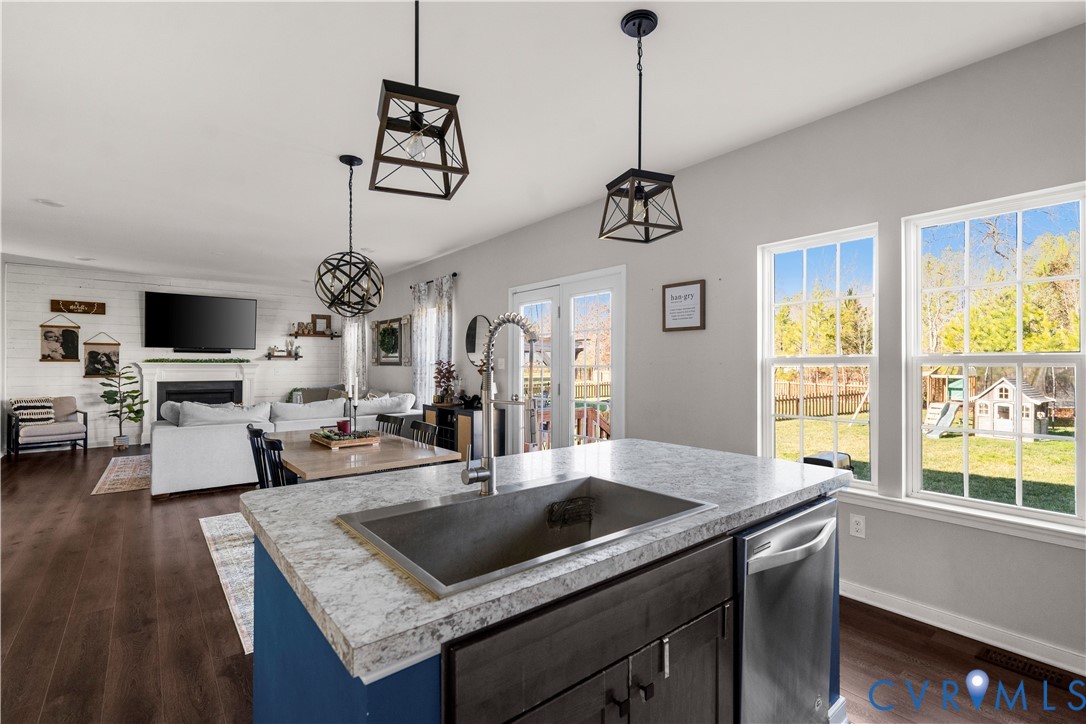 6800 Stafford Park Dr