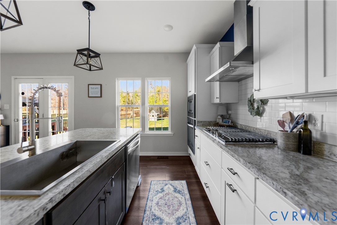 6800 Stafford Park Dr