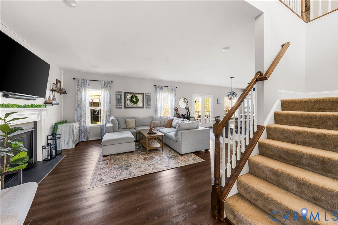 6800 Stafford Park Dr