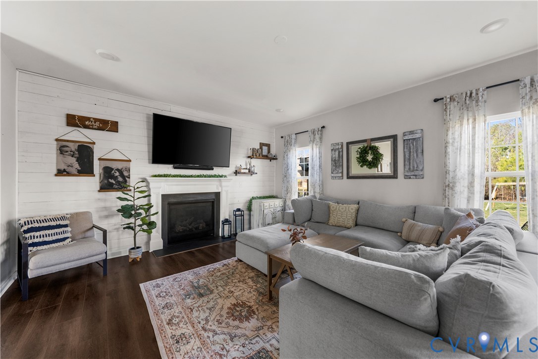 6800 Stafford Park Dr