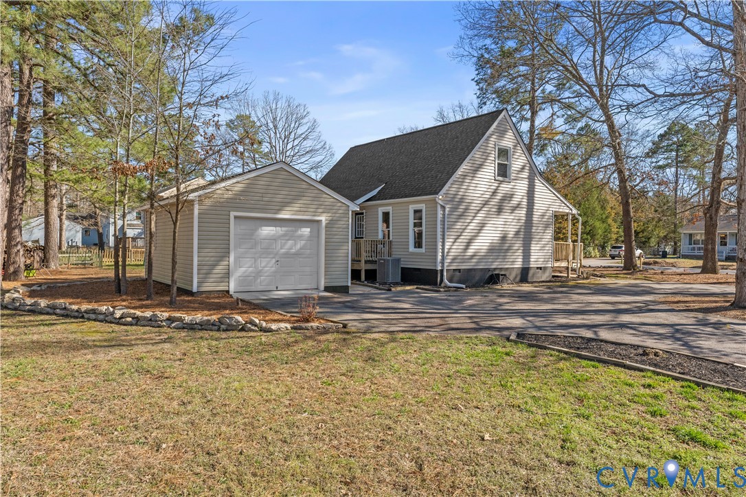 24204 Gloria Dr