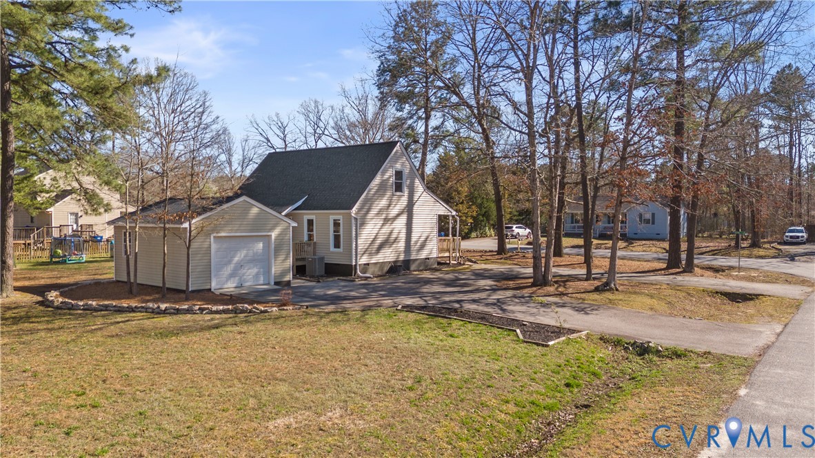 24204 Gloria Dr