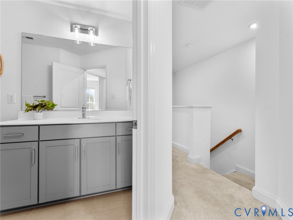 421 Randolph View Dr