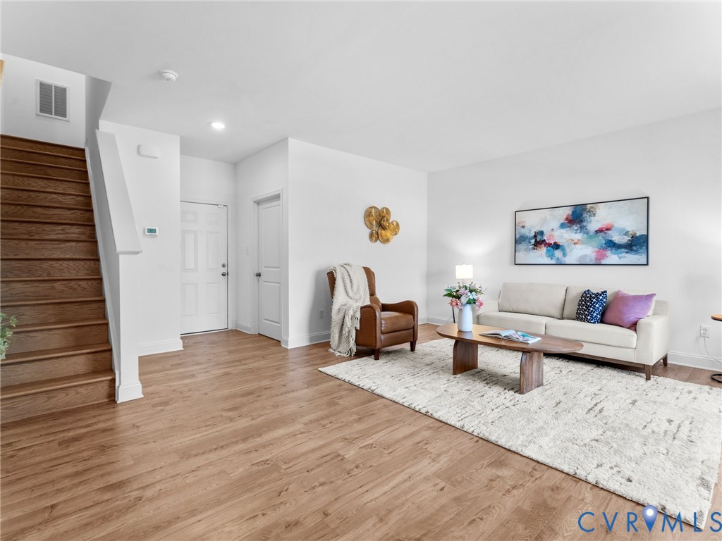 421 Randolph View Dr