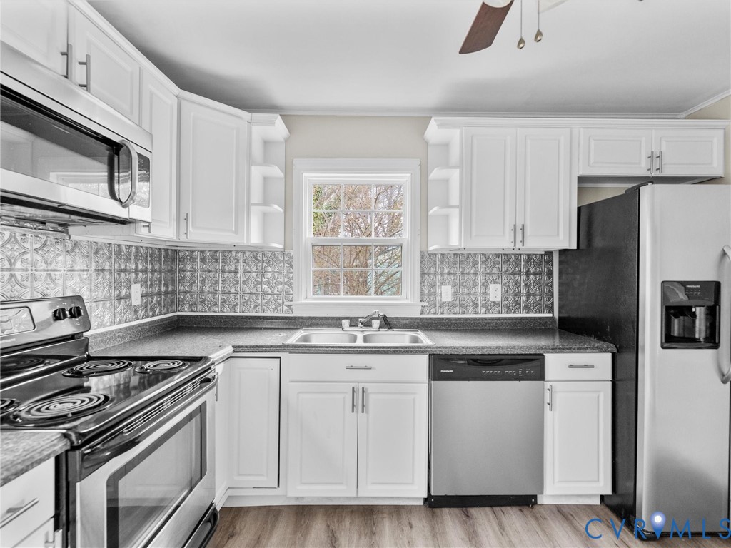 2228 Cullen Rd