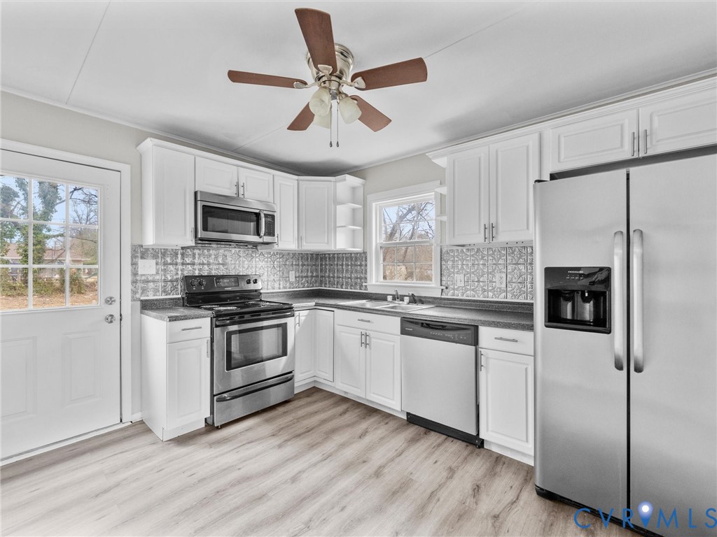 2228 Cullen Rd