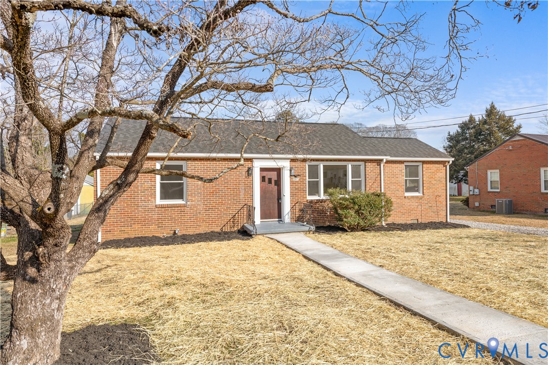 21417 Warren Ave