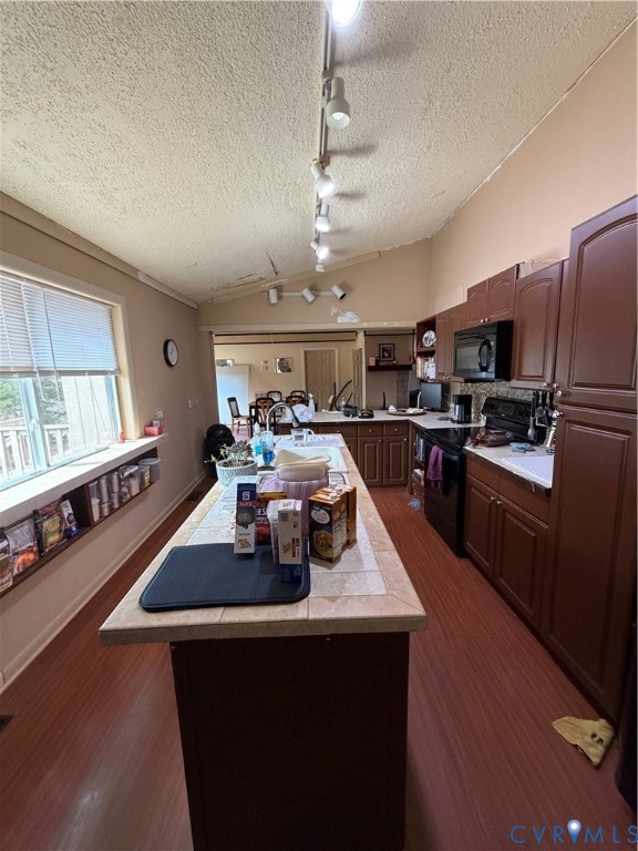 693 Blackberry Ln