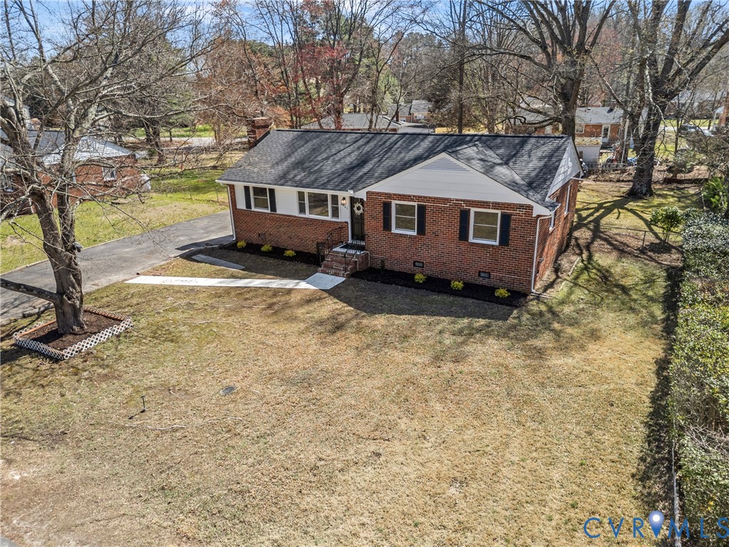 8307 Emerald Ln
