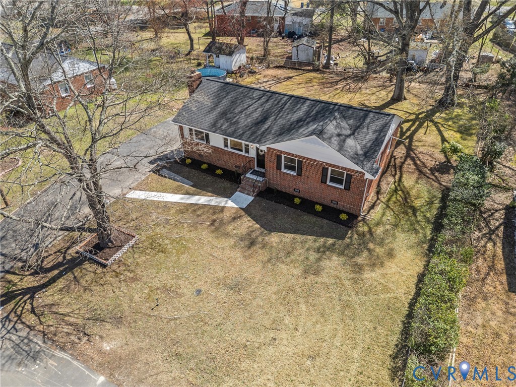 8307 Emerald Ln