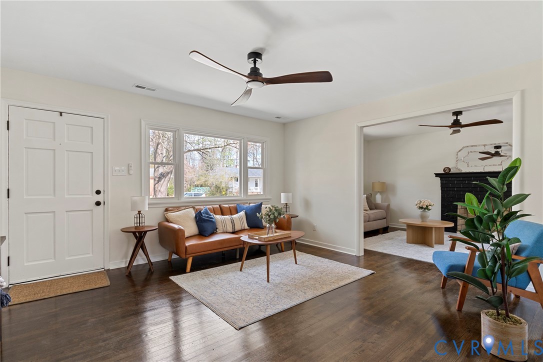 8307 Emerald Ln