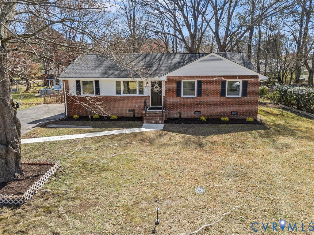 8307 Emerald Ln
