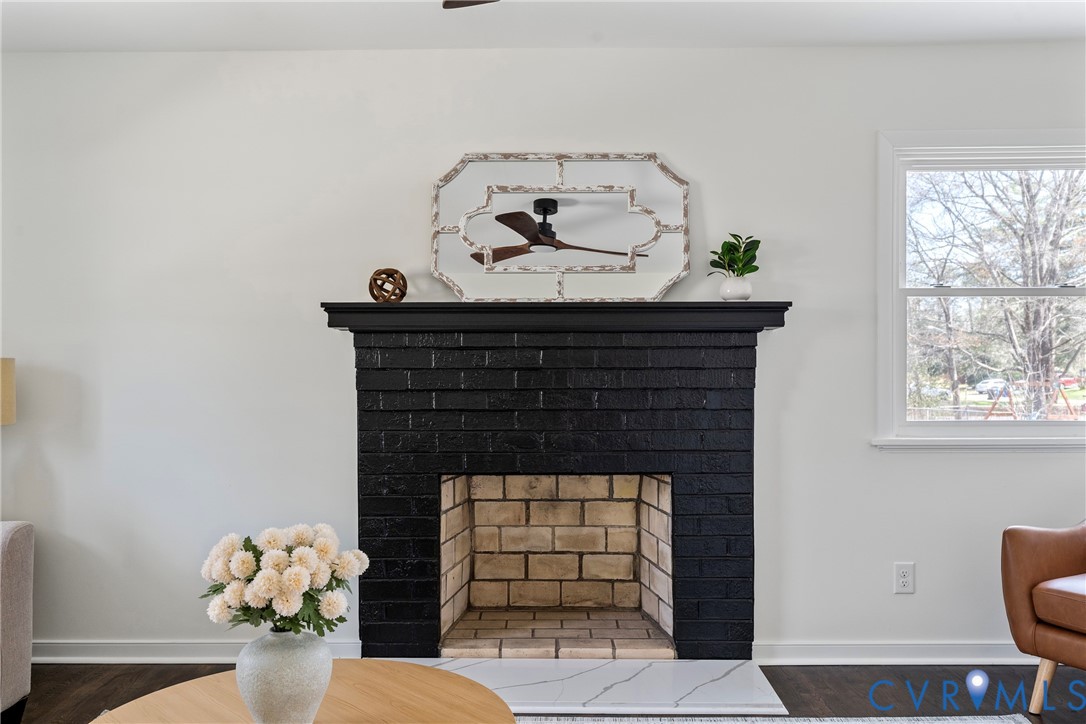 8307 Emerald Ln
