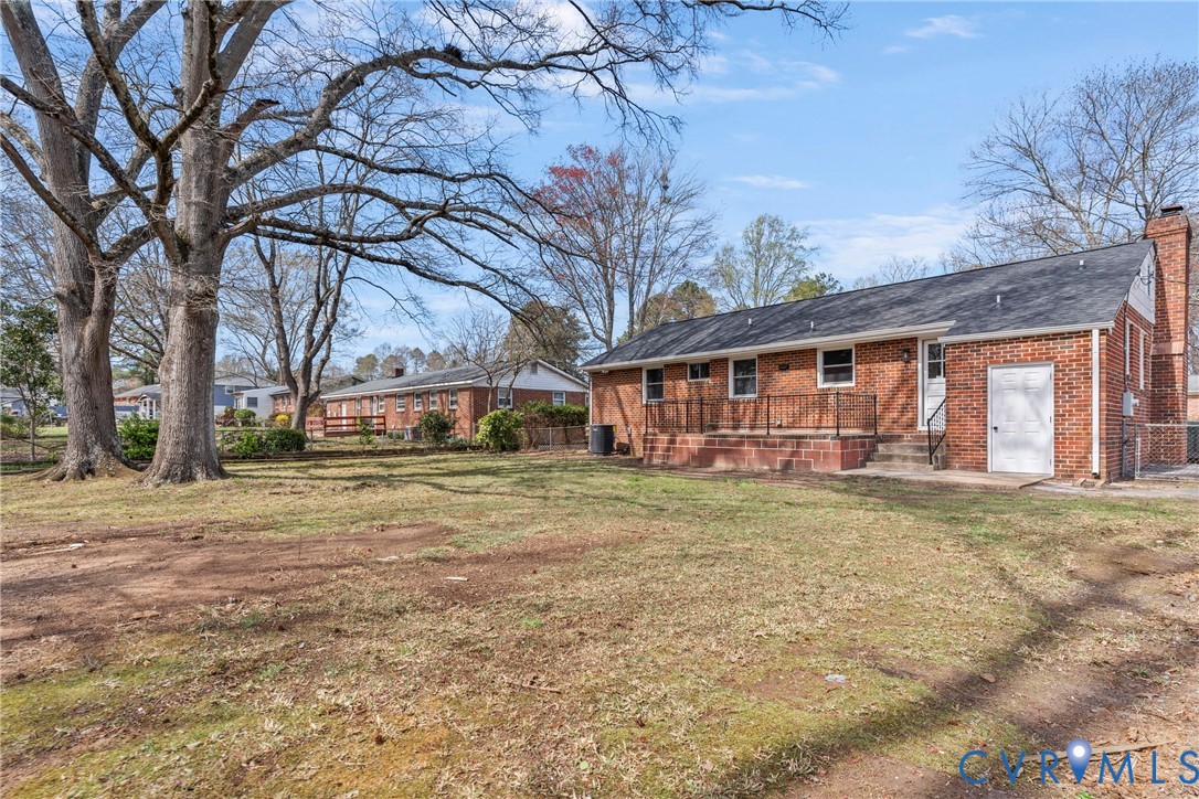 8307 Emerald Ln
