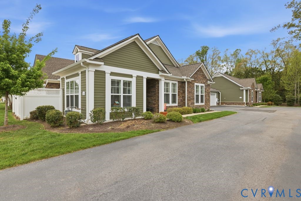 7542 Ashlake Commons