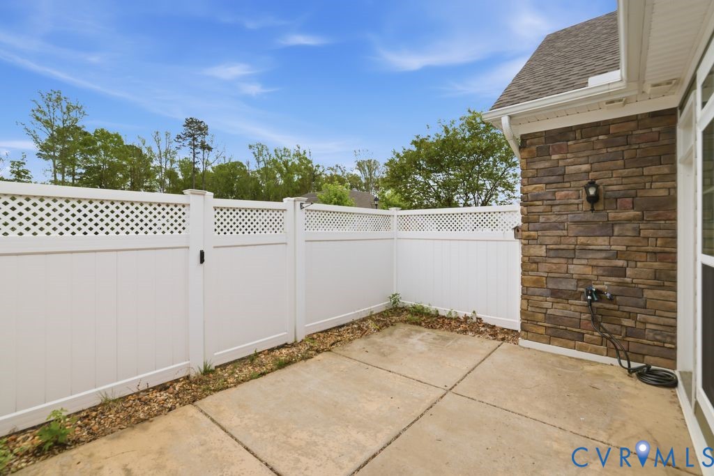 7542 Ashlake Commons