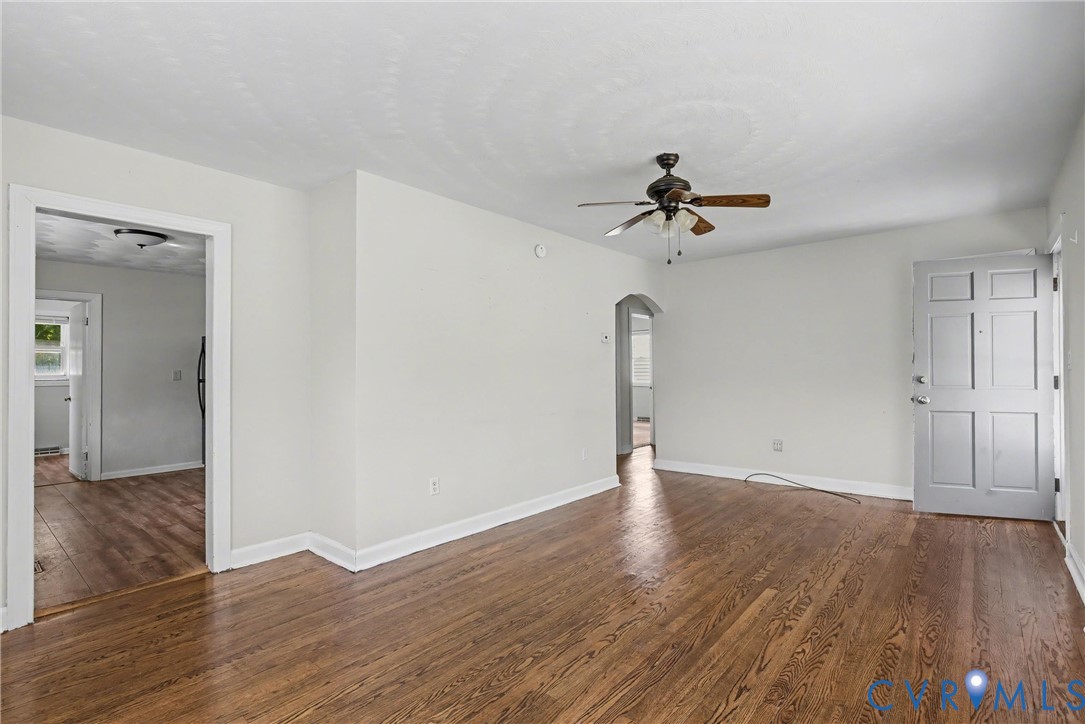 407 Henry St