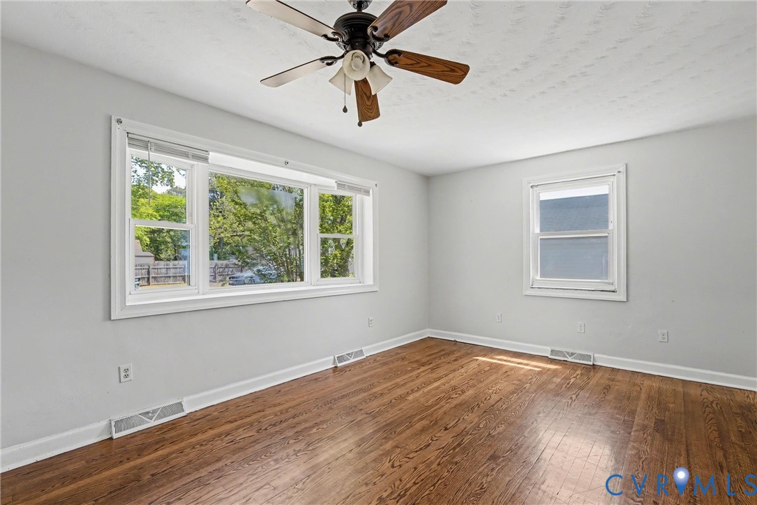 407 Henry St