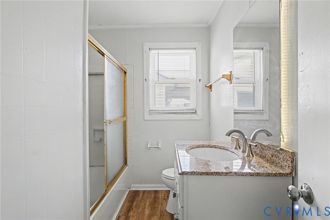 407 Henry St