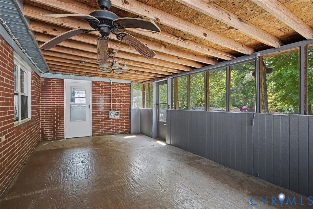 407 Henry St