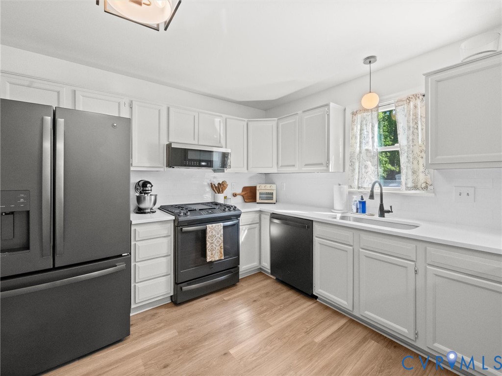 4001 Kings Gate Rd