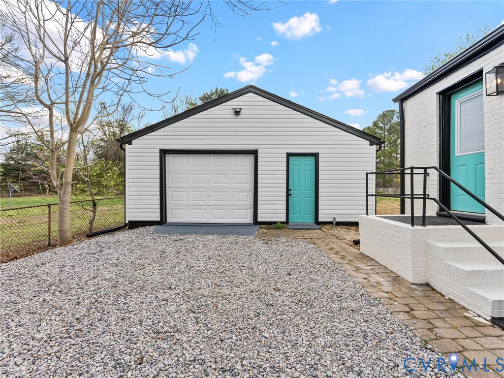 4210 Henshaw Dr