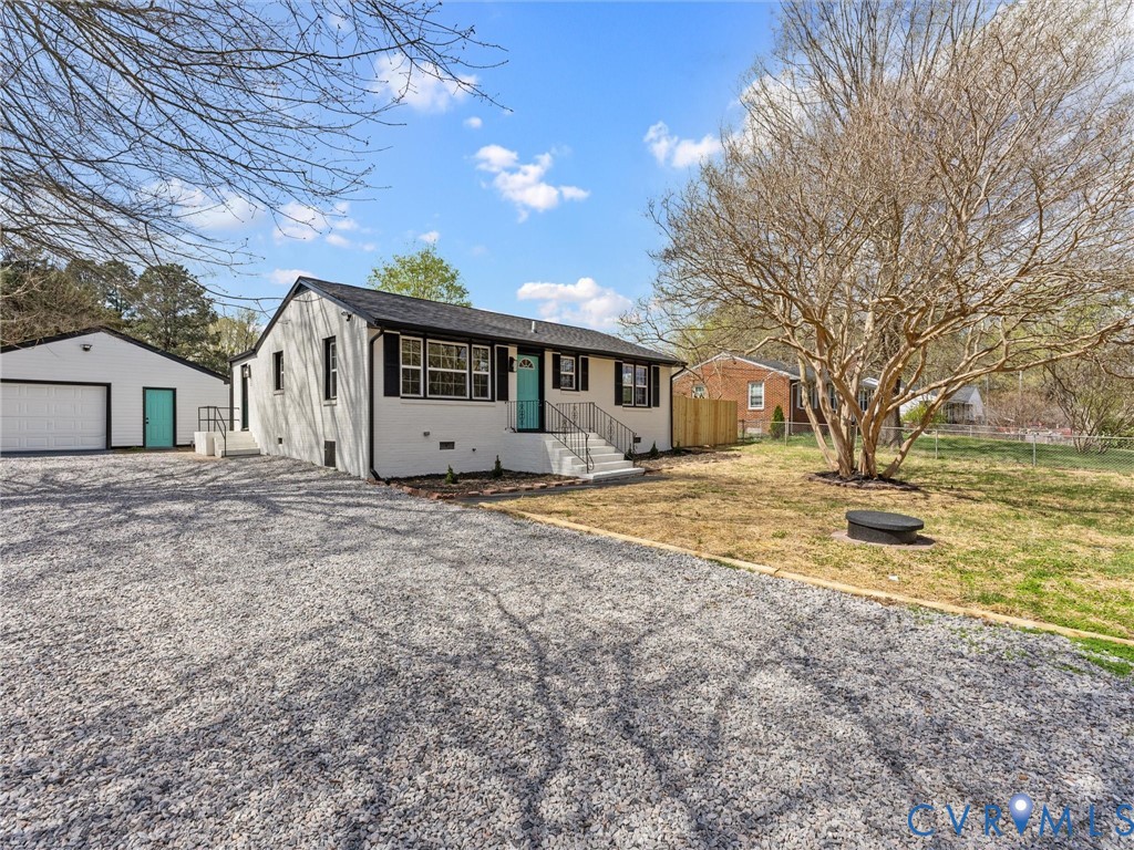 4210 Henshaw Dr