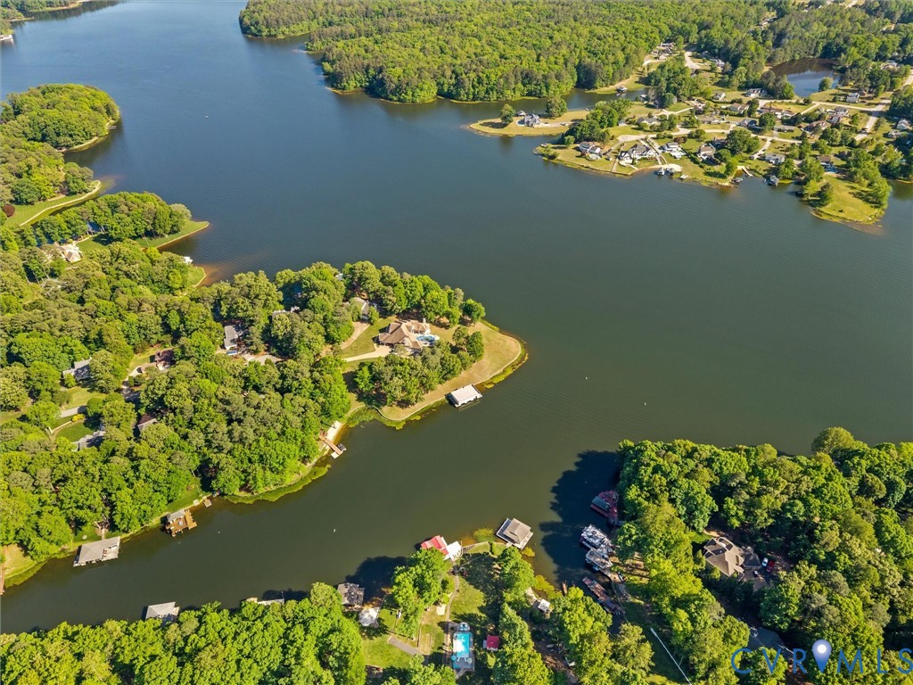 20149 Oak River Ct