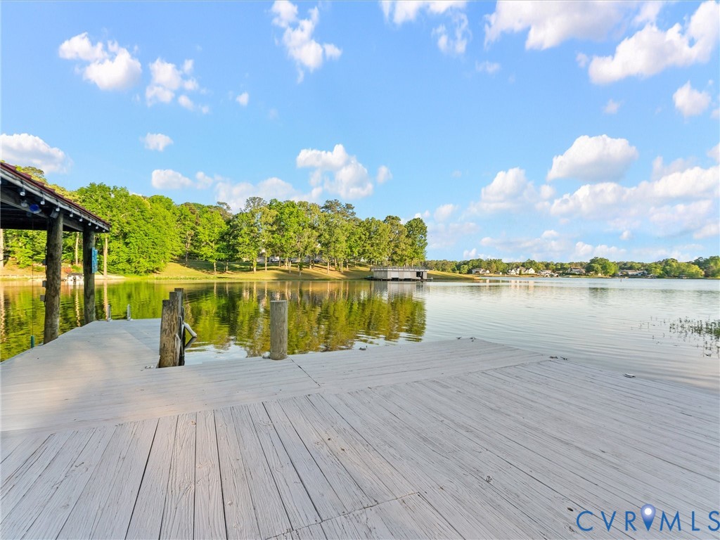 20149 Oak River Ct
