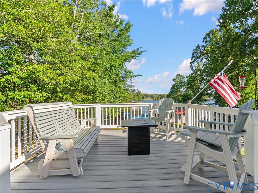 20149 Oak River Ct