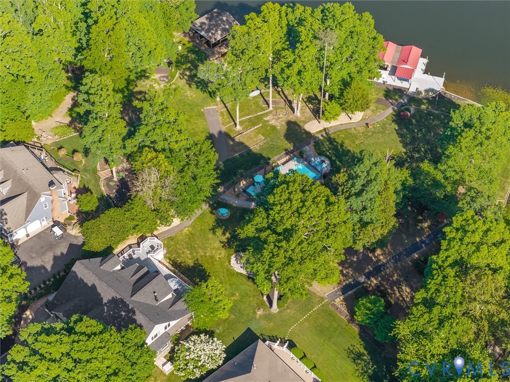 20149 Oak River Ct