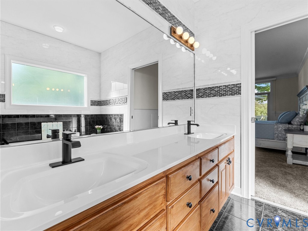 20149 Oak River Ct
