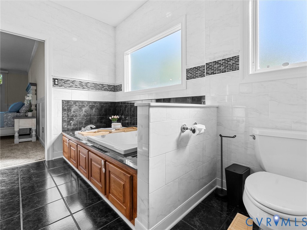 20149 Oak River Ct