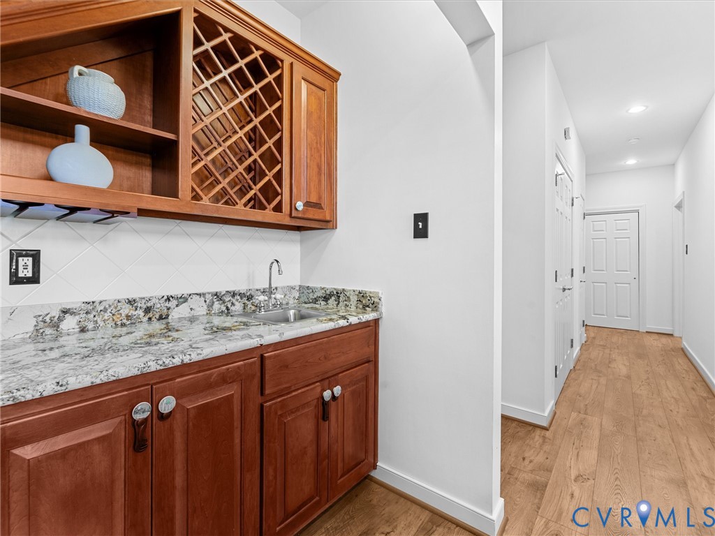 20149 Oak River Ct