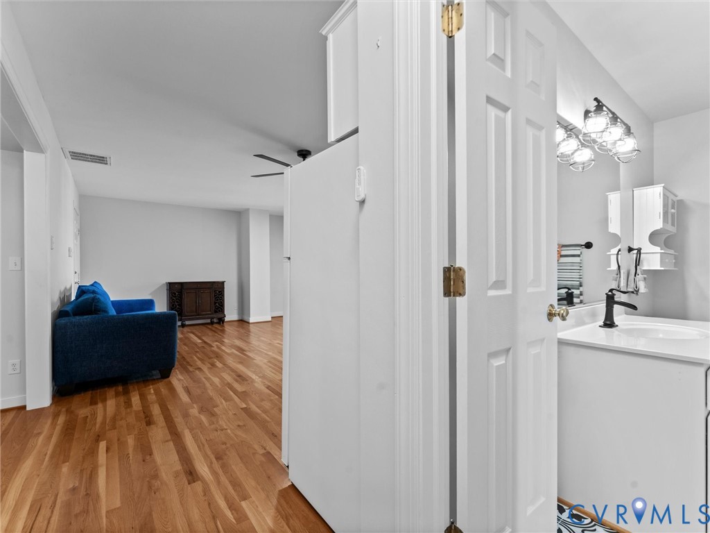 20149 Oak River Ct