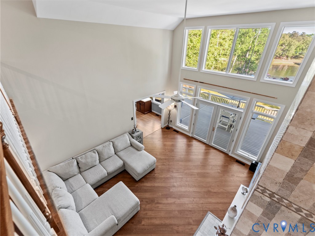 20149 Oak River Ct