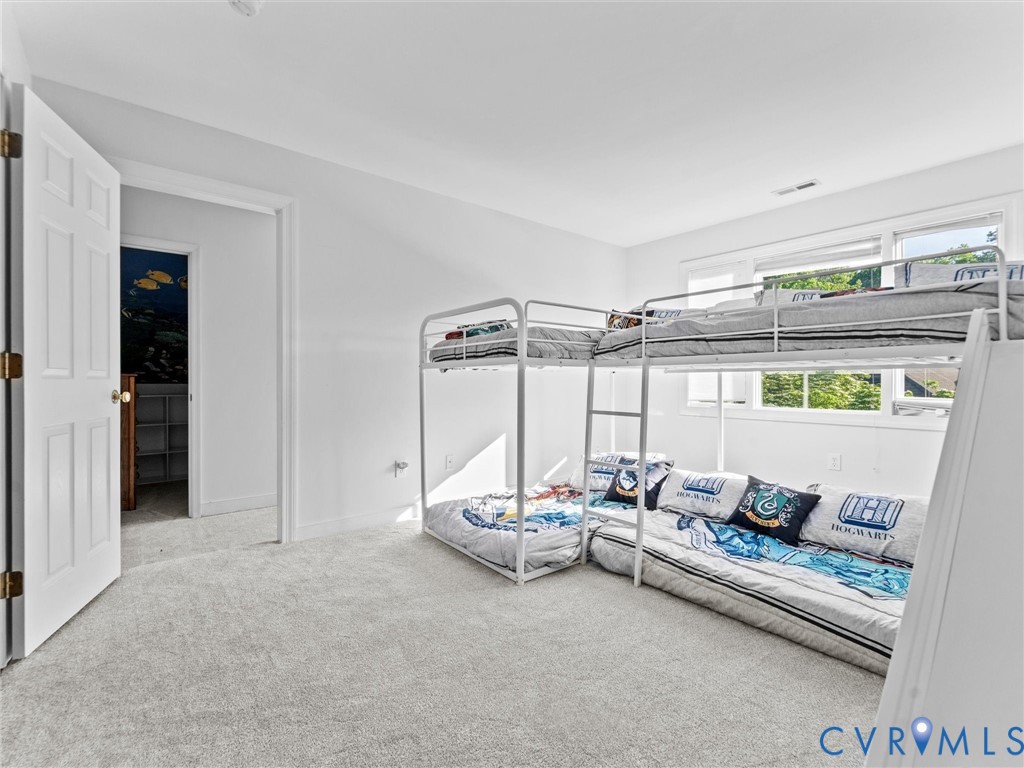 20149 Oak River Ct