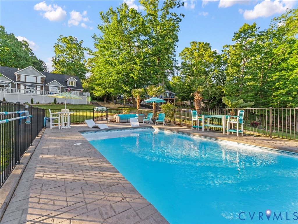 20149 Oak River Ct