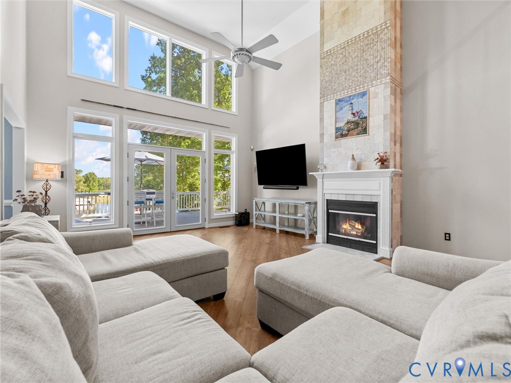 20149 Oak River Ct
